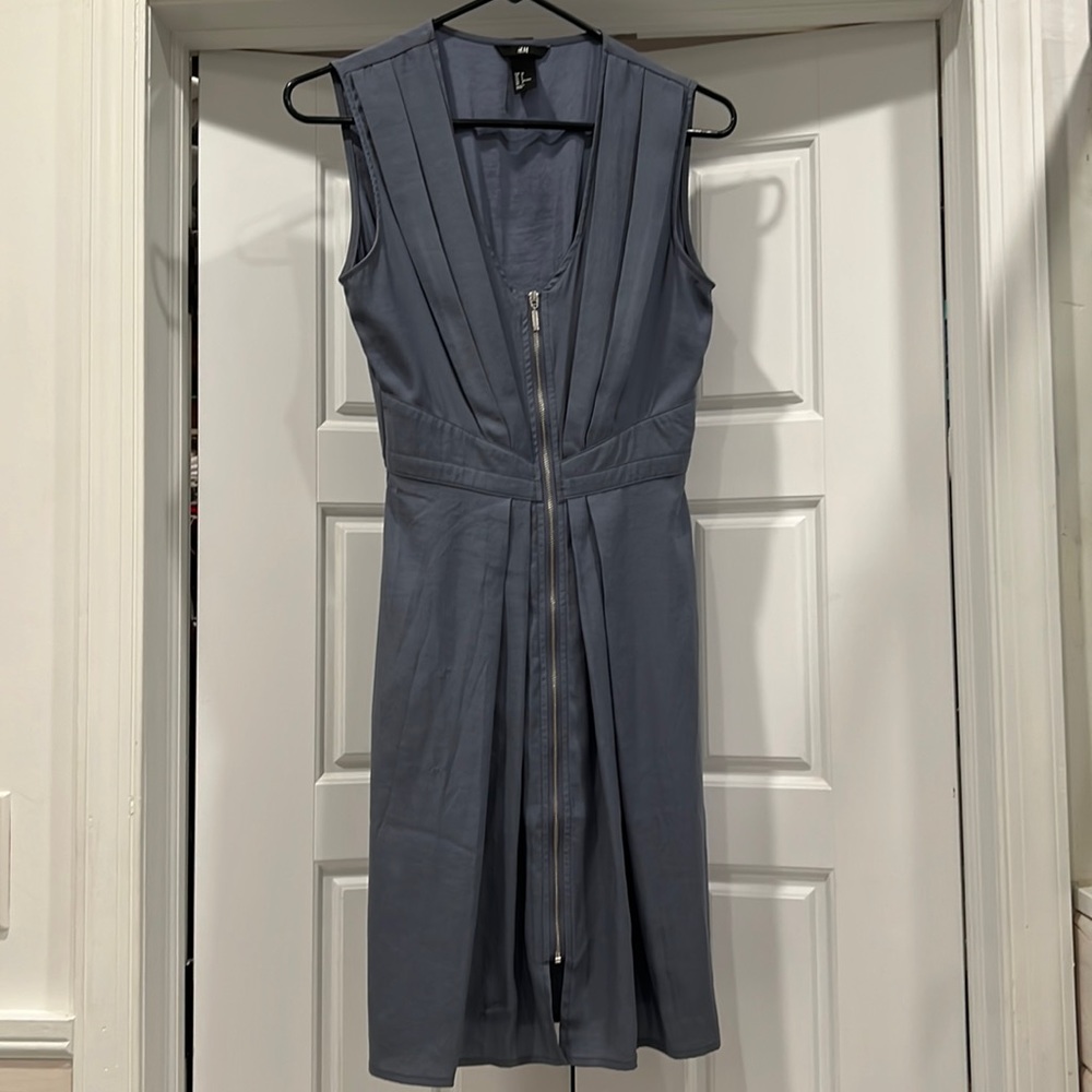 H&M slate full front zip, sleeveless, short (knee length)